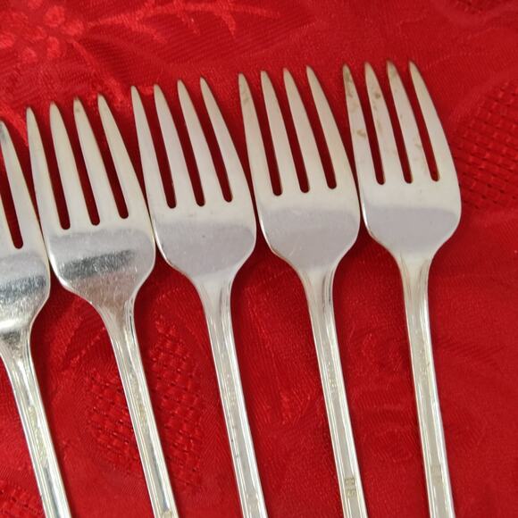 8X DF COTILLION Rogers Vintage Silverplate Flatware IS Dinner Forks - Picture 11 of 13